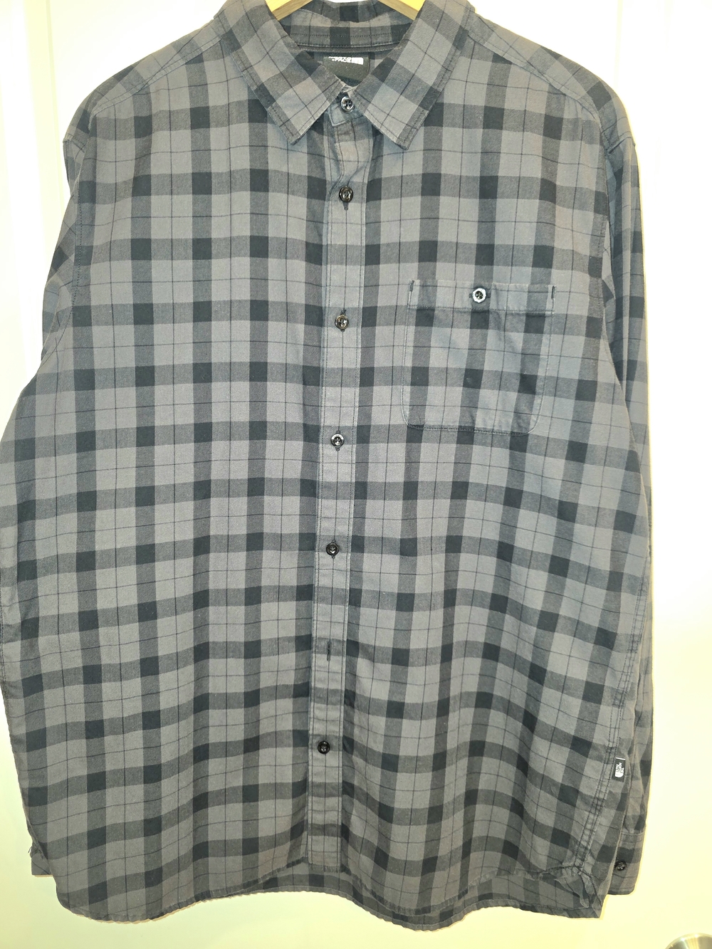 The North Face Men’s Shirt | Size Large | Black/Gray Plaid | Long Sleeve Button